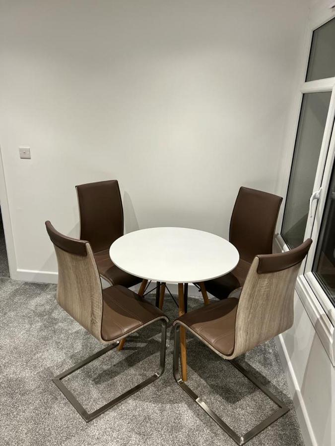 Quiet Hideout Apartment Southend-on-Sea Bagian luar foto