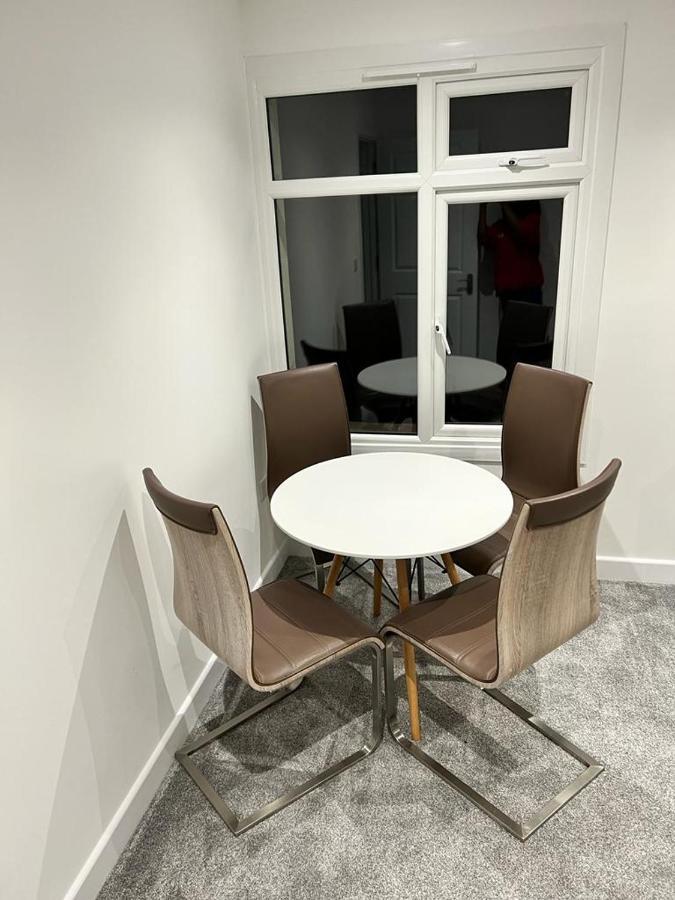 Quiet Hideout Apartment Southend-on-Sea Bagian luar foto
