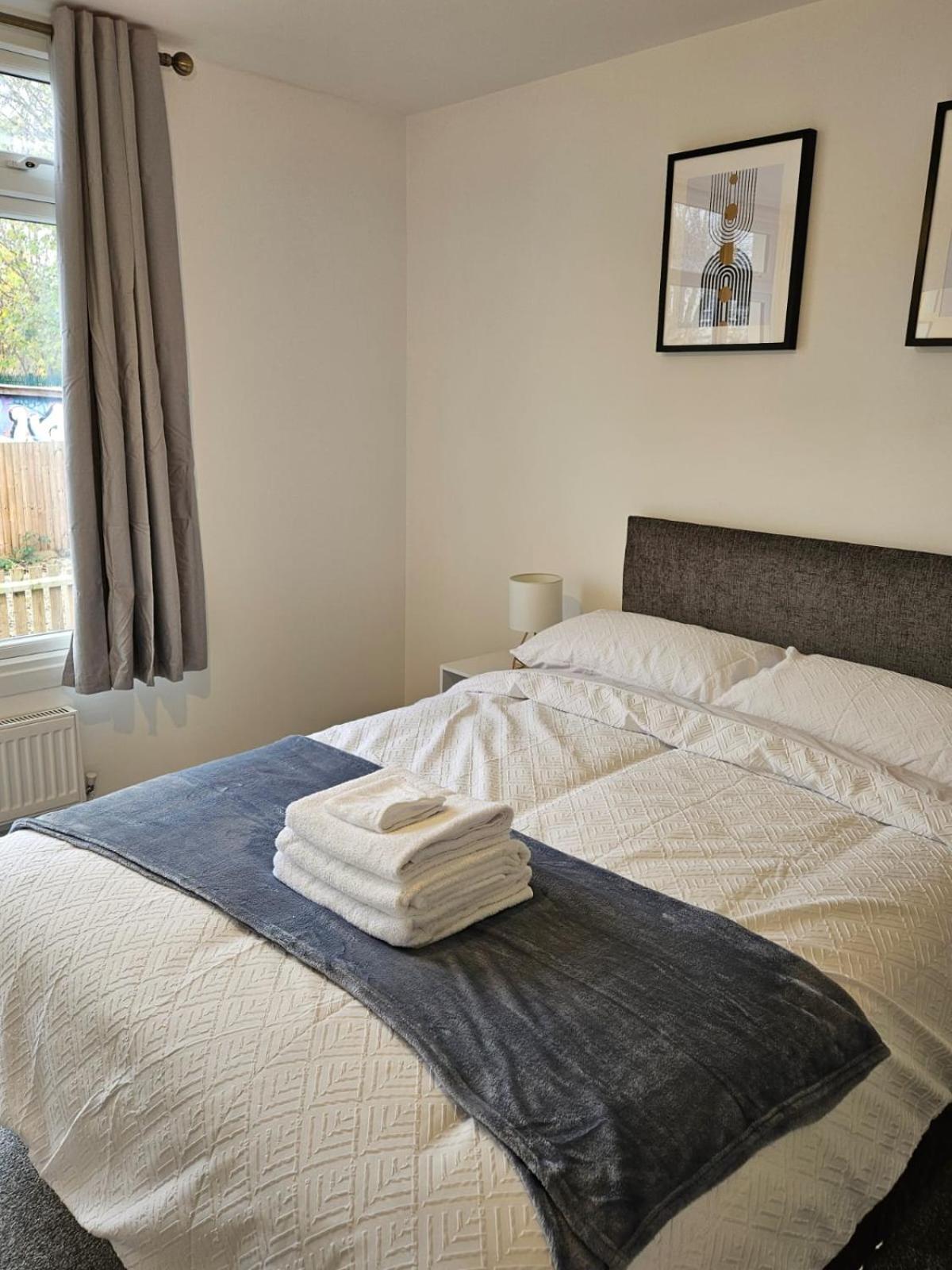 Quiet Hideout Apartment Southend-on-Sea Bagian luar foto