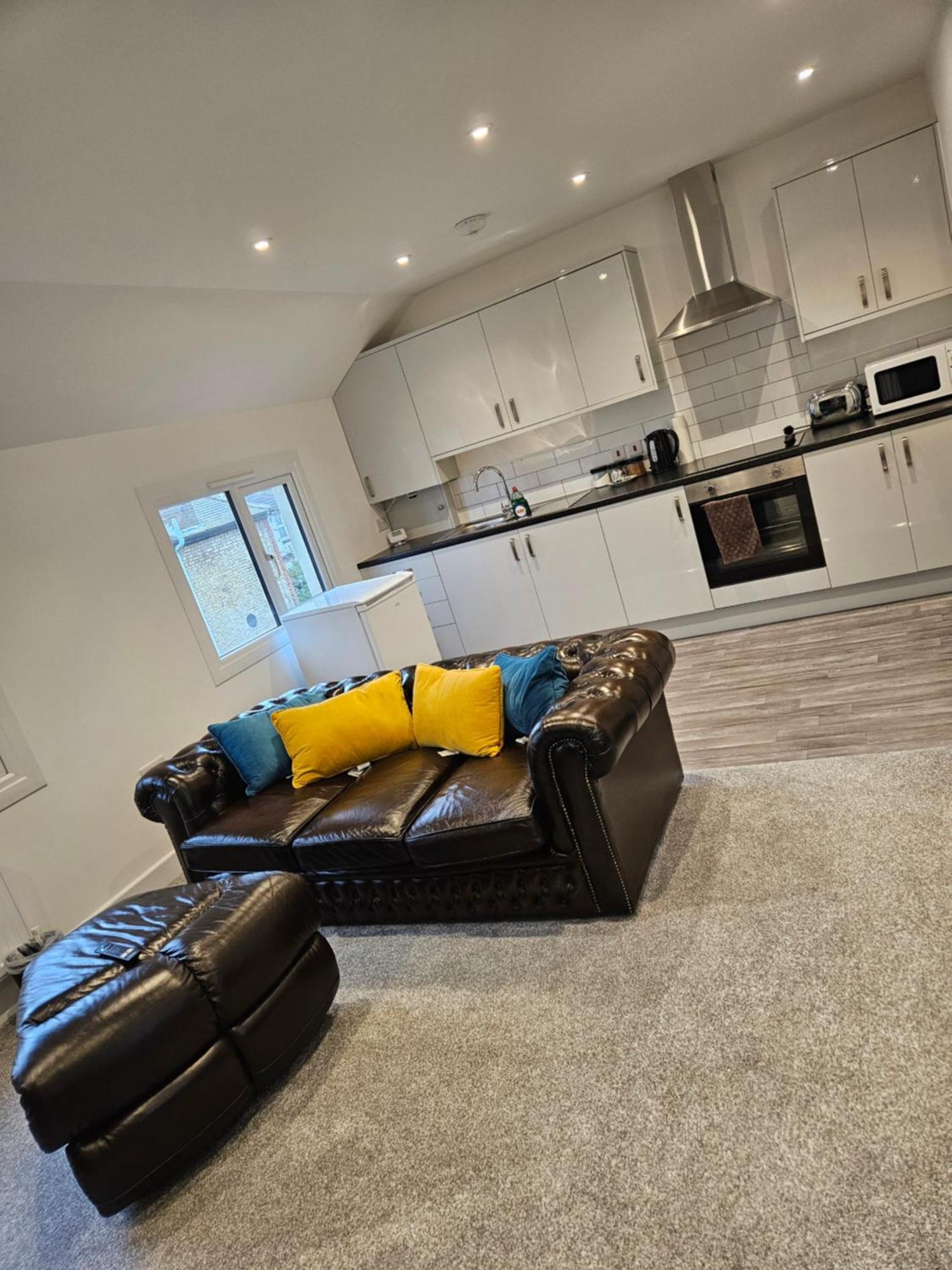 Quiet Hideout Apartment Southend-on-Sea Bagian luar foto