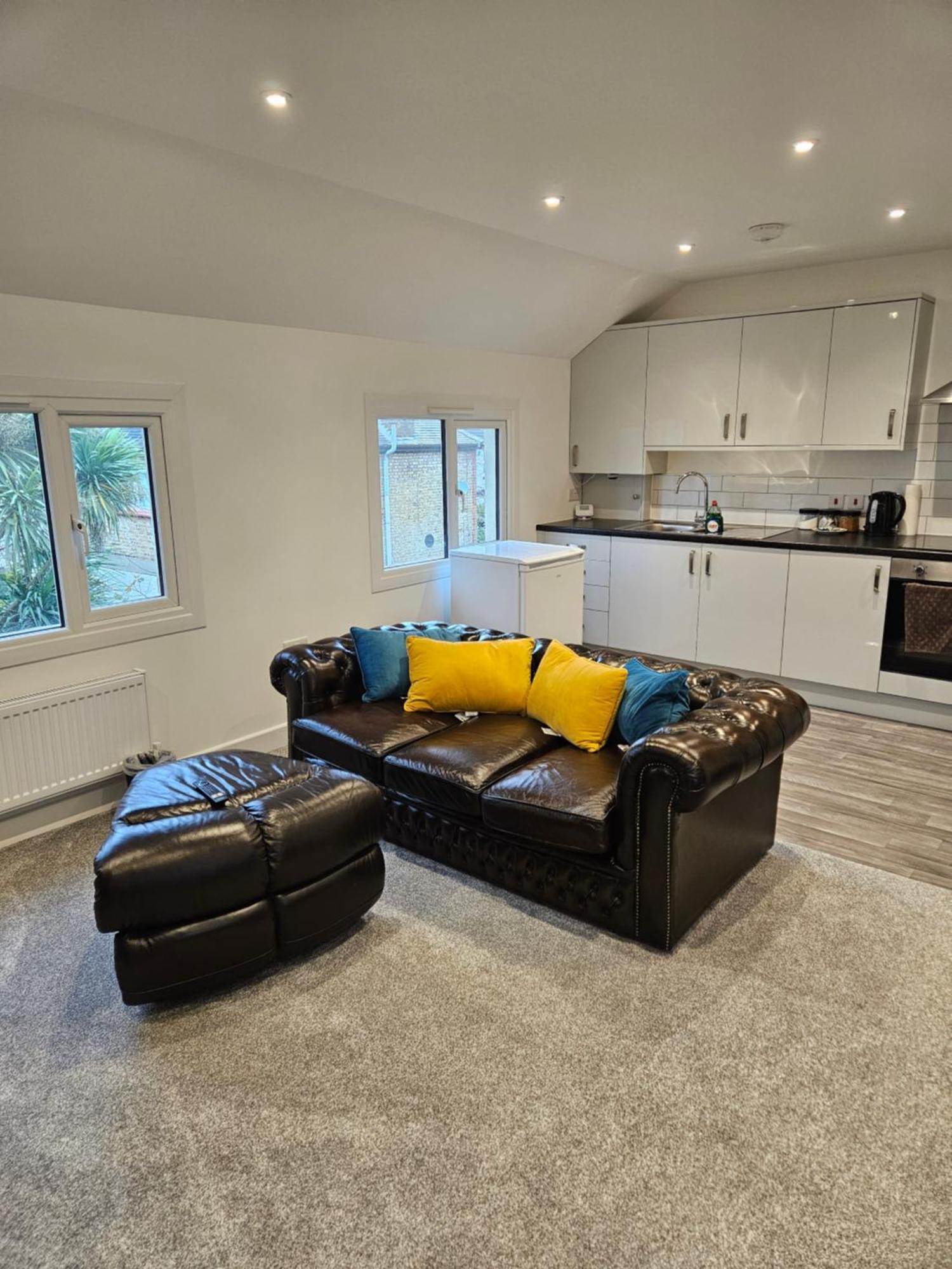 Quiet Hideout Apartment Southend-on-Sea Bagian luar foto